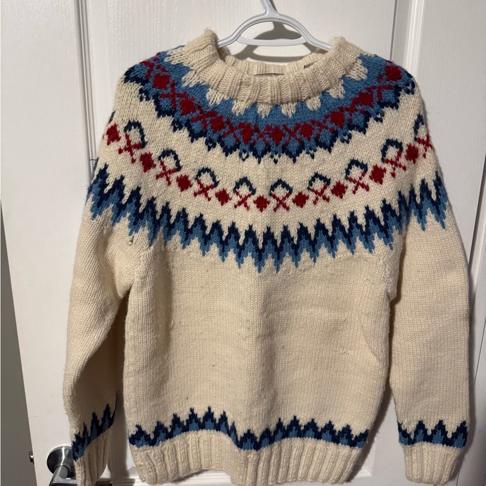 Vintage Elegant Cream Sweater with Blue and Red Patterns